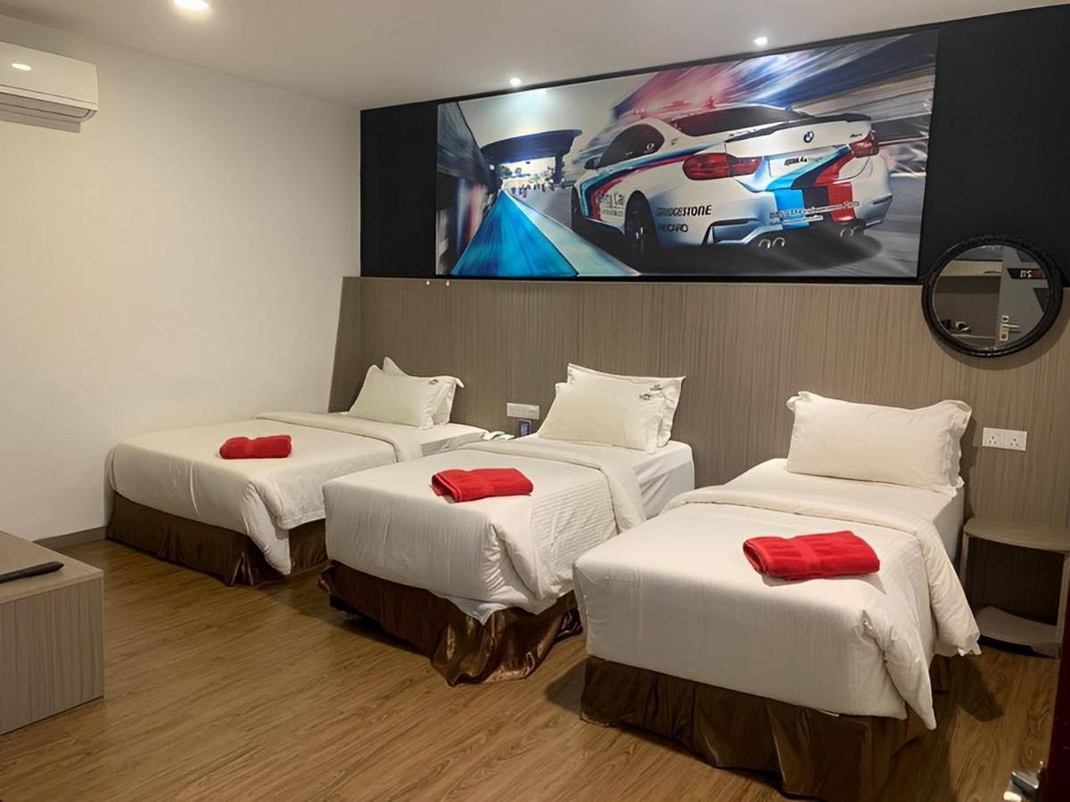 Hype Motorsport Hotel Nilai Dış mekan fotoğraf