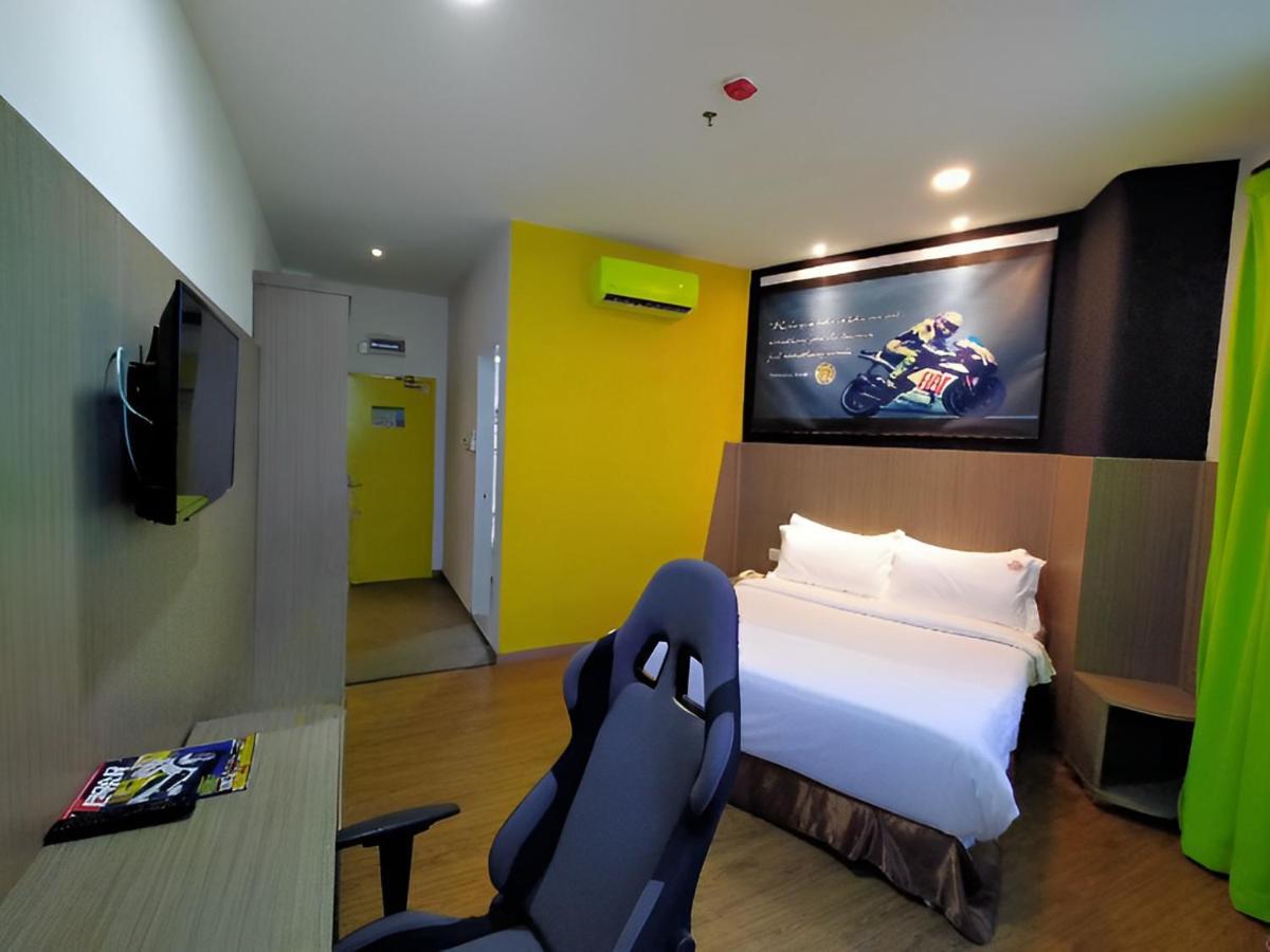 Hype Motorsport Hotel Nilai Dış mekan fotoğraf