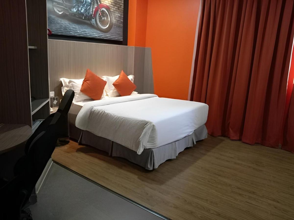 Hype Motorsport Hotel Nilai Dış mekan fotoğraf