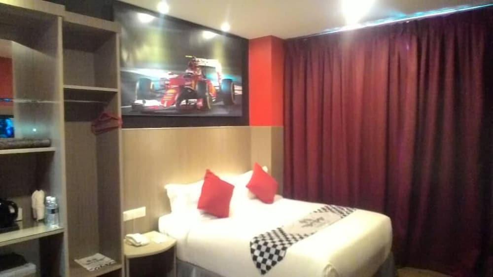 Hype Motorsport Hotel Nilai Dış mekan fotoğraf