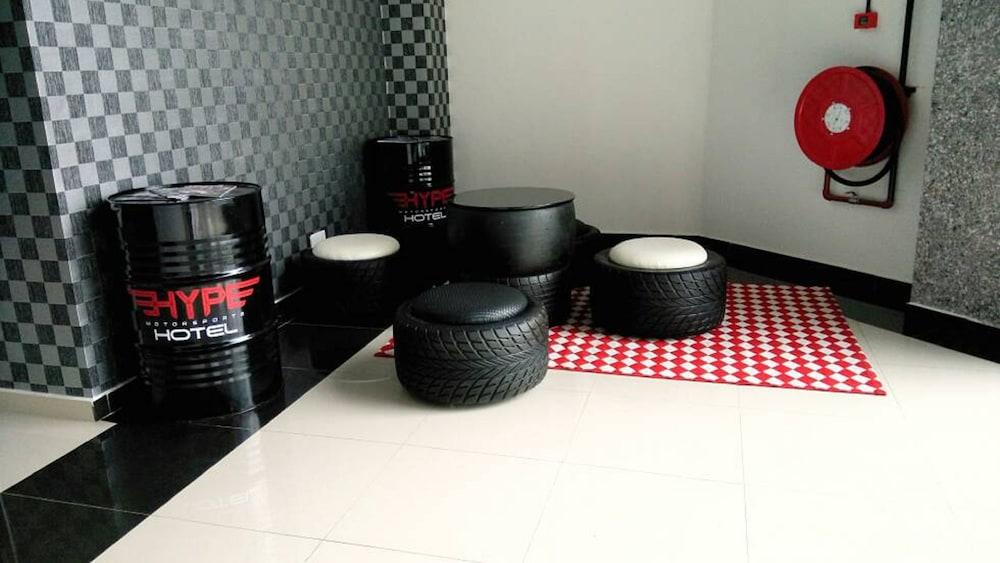 Hype Motorsport Hotel Nilai Dış mekan fotoğraf