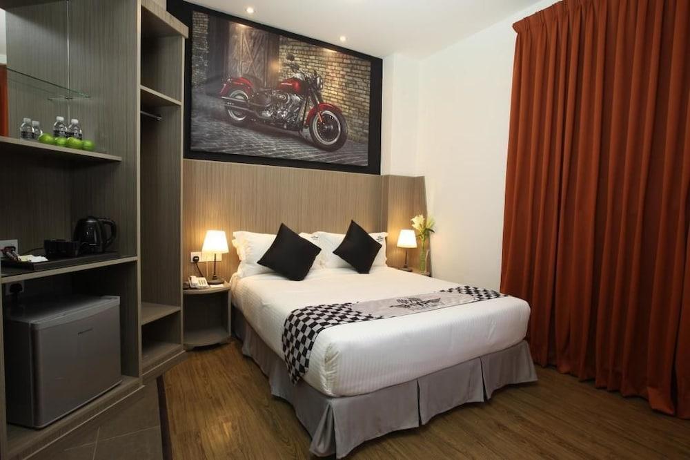 Hype Motorsport Hotel Nilai Dış mekan fotoğraf