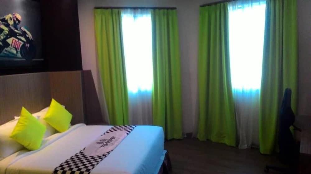 Hype Motorsport Hotel Nilai Dış mekan fotoğraf