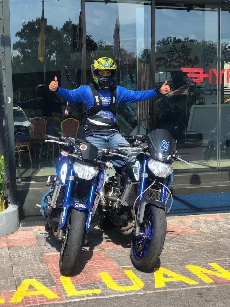 Hype Motorsport Hotel Nilai Dış mekan fotoğraf