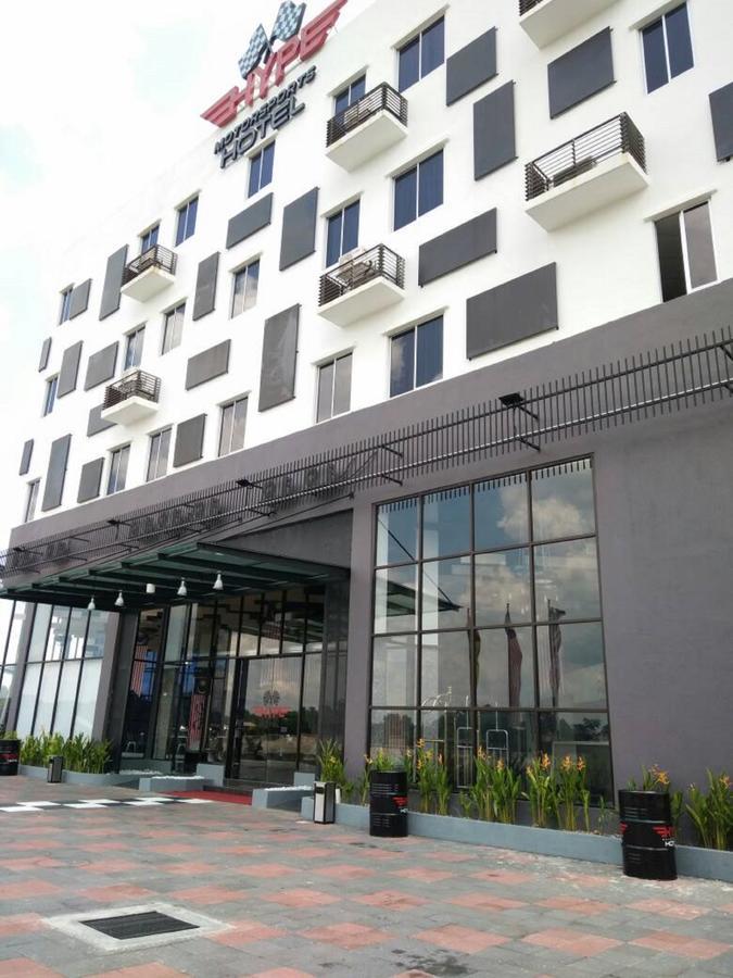 Hype Motorsport Hotel Nilai Dış mekan fotoğraf